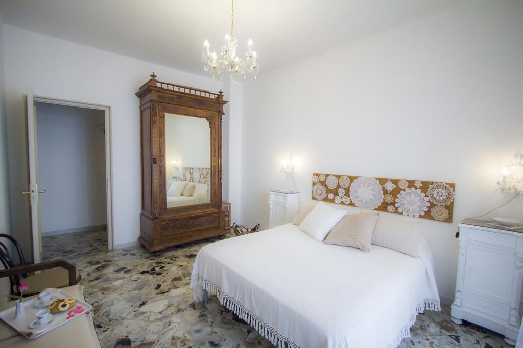 Bari Grand Central Apartment Bagian luar foto