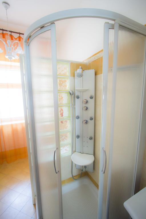 Bari Grand Central Apartment Bagian luar foto