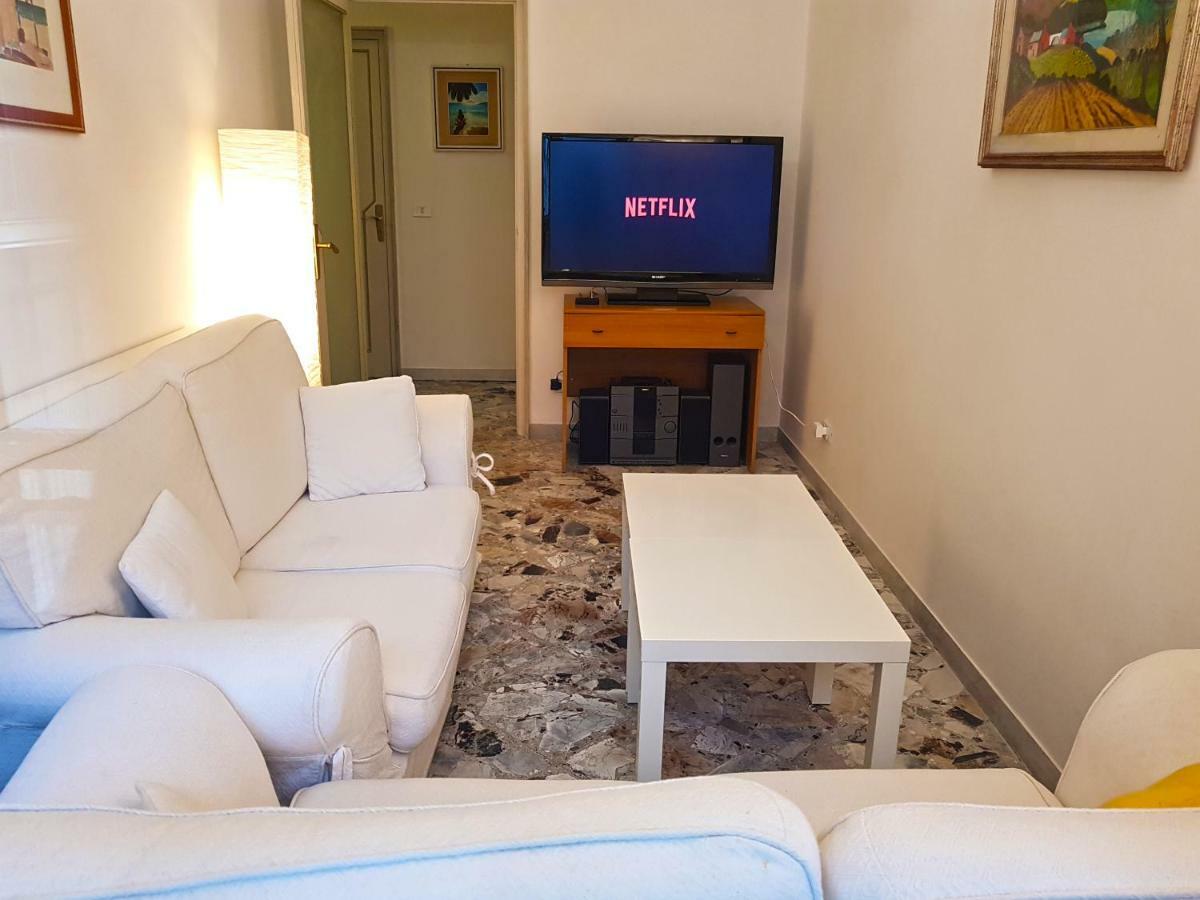 Bari Grand Central Apartment Bagian luar foto